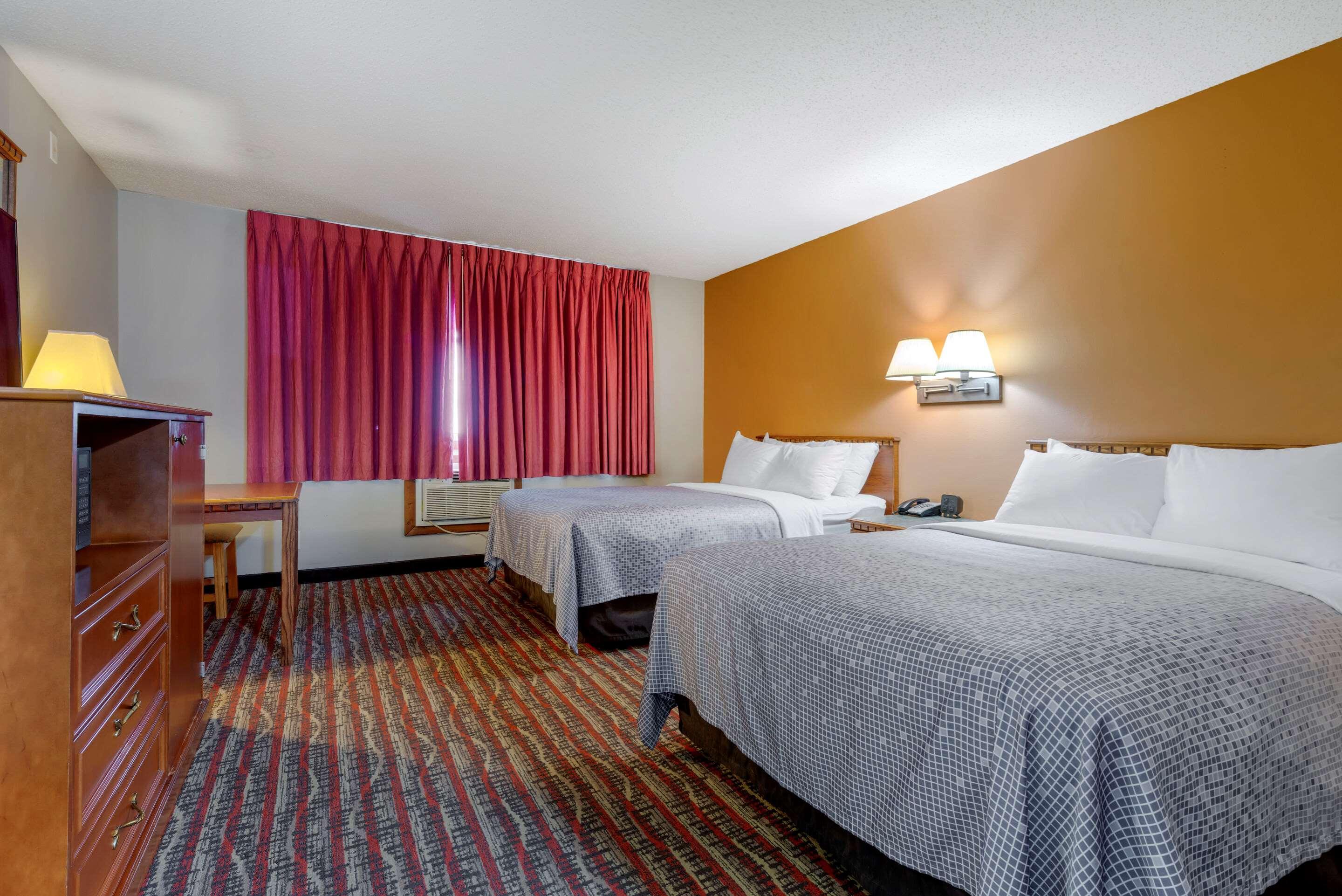 Econo Lodge Lakeview Маркетт Экстерьер фото