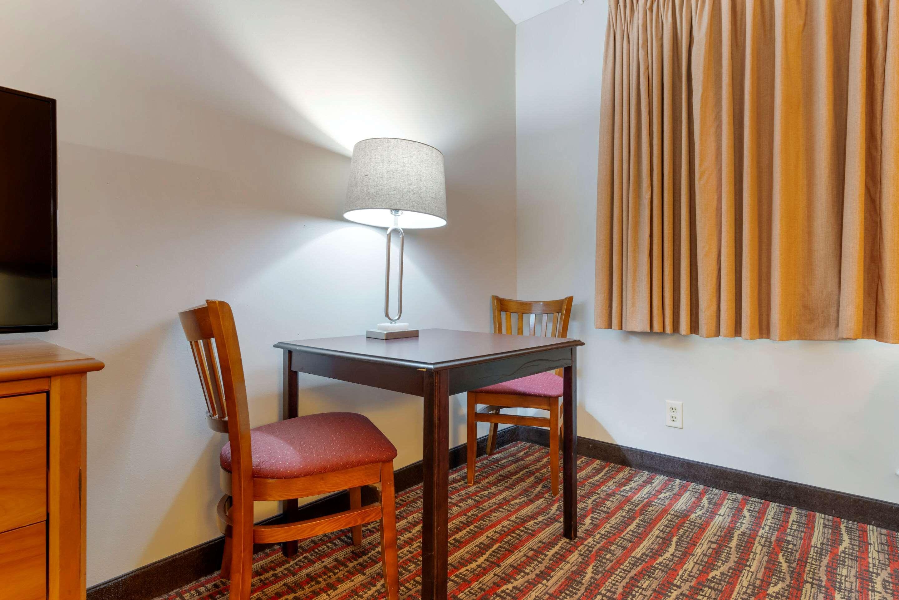 Econo Lodge Lakeview Маркетт Экстерьер фото