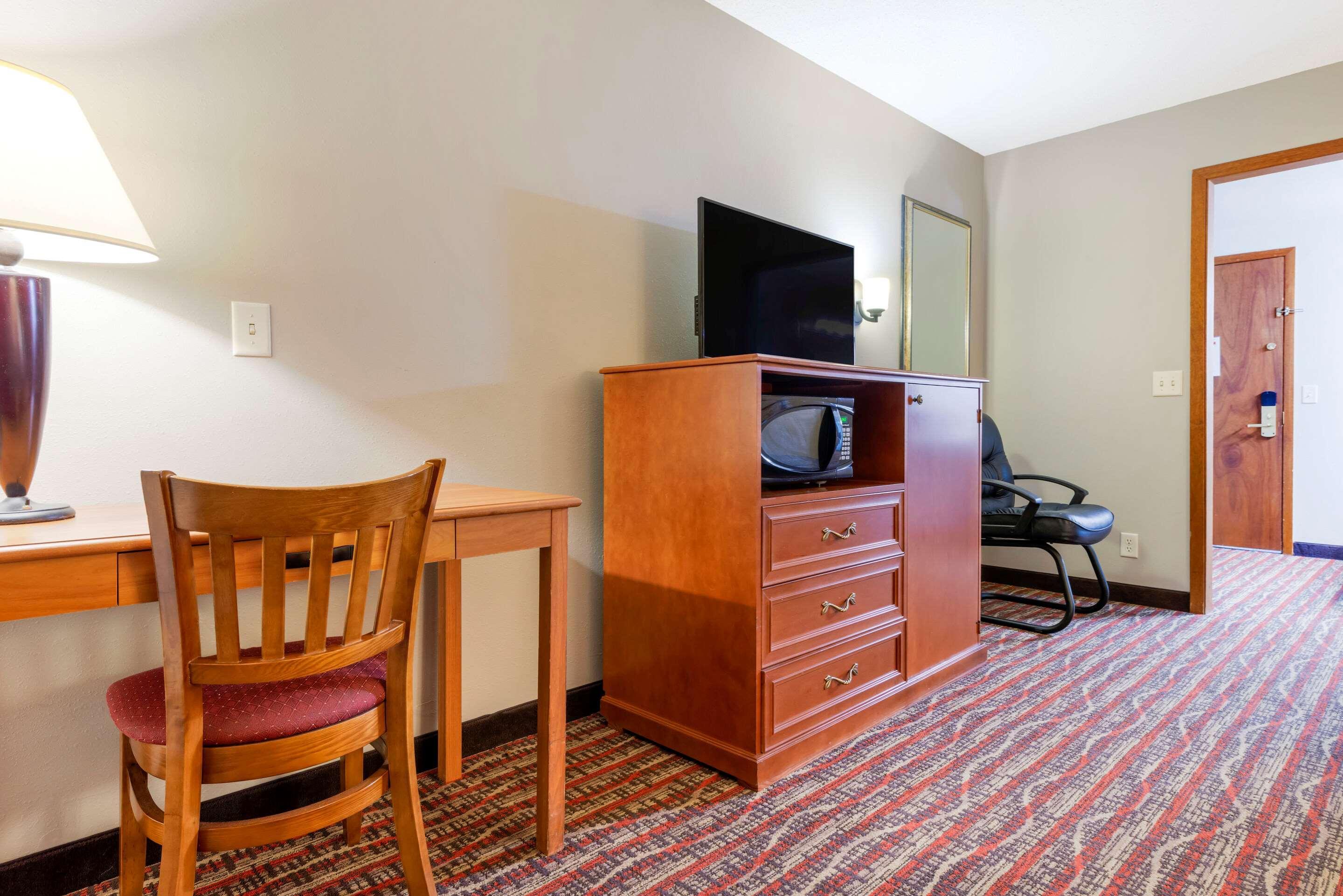 Econo Lodge Lakeview Маркетт Экстерьер фото