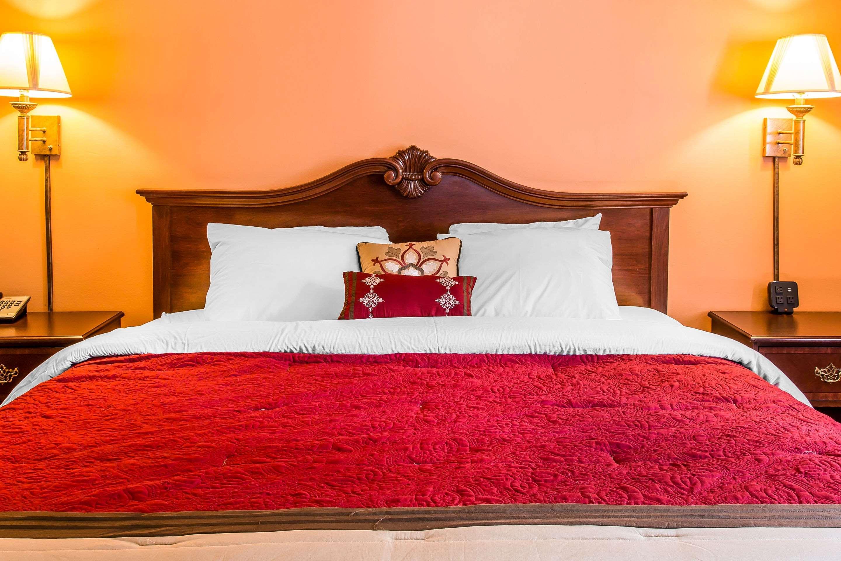 Econo Lodge Lakeview Маркетт Экстерьер фото